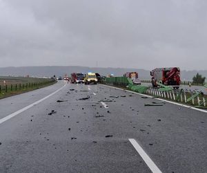 Koszmarny wypadek na A1 między Nowymi Marzami i Grudziądzem. Dwie osoby ranne! [ZDJĘCIA]
