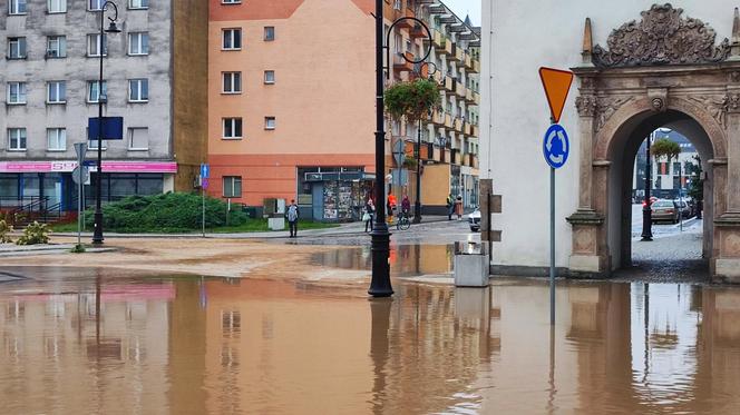 Nysa, centrum miasta zalane