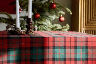 Zanim kupisz obrus na święta, zobacz ten przegląd. Oto najpiękniejsze modele!