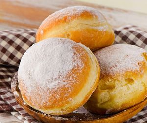 Jak zrobić pączki bez smażenia? Fit przepis na tłusty czwartek