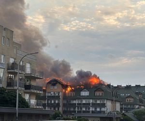 Pożar bloku mieszkalnego w Ząbkach 