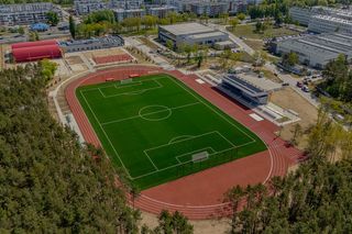 Boisko z certyfikatem FIFA, strzelnca, korty tenisowe. Akademickie Centrum Sportu będzie otwarte. Biegusiem!