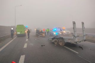 Czy światła dziennne mogły mieć wpływ na rozmiar karambolu na S5 koło Leszna? W gęstej mgle zderzyło się kilkadziesiąt pojazdów