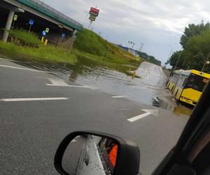 Zalany przejazd pod wiaduktem przy Ikei