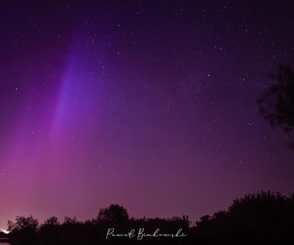 Tak wyglądała zorza polarna na niebie między Bydgoszczą a Toruniem. Miłośnicy astronomii zrobili niesamowite zdjęcia! 