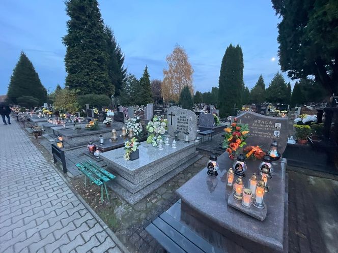 Cmentarz w Łodzi - 1 listopada