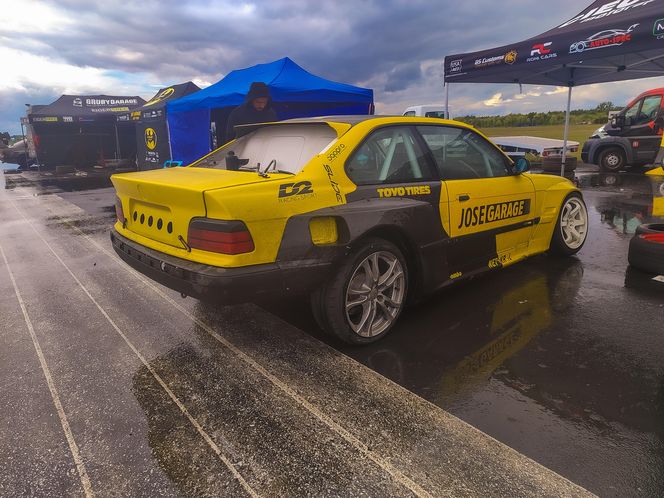 SkillZone Festiwal - motoryzacyjne emocje na lotnisku w Mielcu