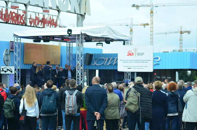 Święto pokojowej rewolucji w Gdańsku. Historyczna brama stoczni znów została otwarta