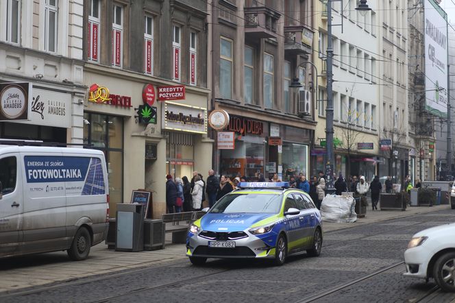 Katowice oblegane przez pączkożerców. W centrum gigantyczne kolejki