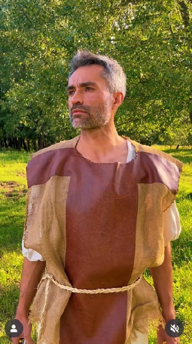 Na sygnale na planie. Benio (Hubert Jarczak)