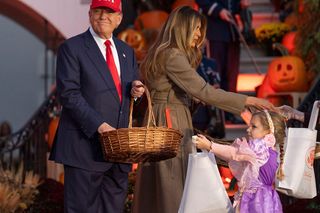 Tłumy na zabawie w Białym Domu. Donald Trump świętował Halloween