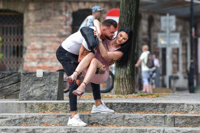 Modelka "Playboya" przyłapana z gwiazdą filmu "365 dni"!