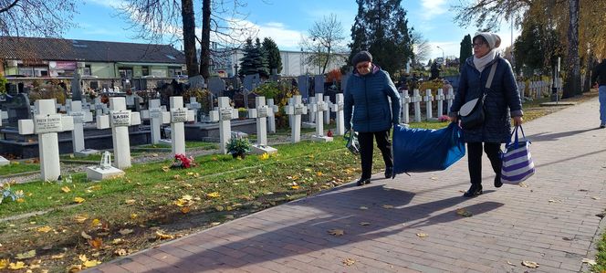 Przygotowania do Wszystkich Świętych Zamość