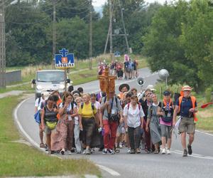 Śpiewający dzień lubelskich pątników na szlaku do Jasnej Góry!