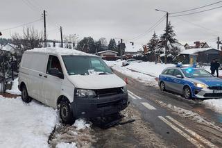 Wypadek na skrzyżowaniu Smugowa-Miodowa. Nastolatek i kobieta w szpitalu!