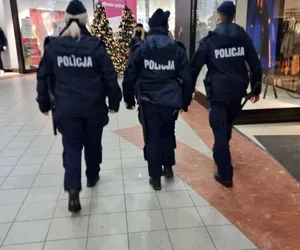 Więcej policyjnych patroli w galeriach handlowych w Koszalinie. Najbliższe dni to kulminacja zakupów