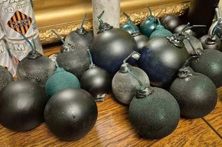 Ochroniarz groził Jerzemu Owsiakowi w sieci! Miał w domu prawdziwy arsenał broni!