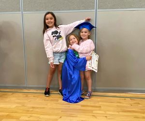 Zamordował trzy córeczki i zbiegł. Szukają go w lesie. To wojskowy, umie przetrwać