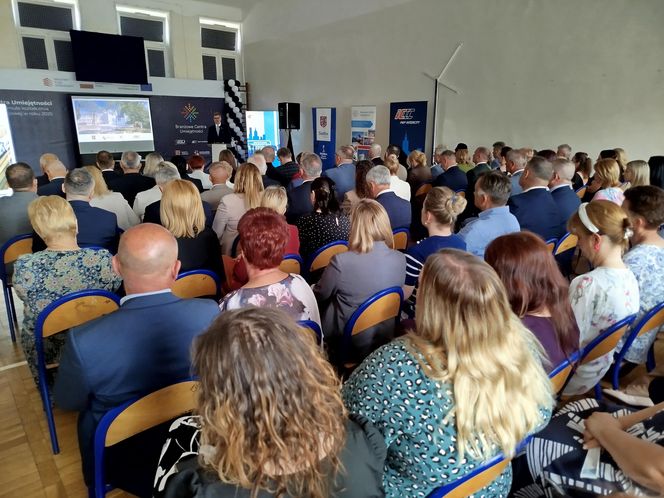 W budynku BCU nr 2 w Siedlcach znajduje się duża hala i 11 sal szkoleniowych, które zostały bardzo nowocześnie wyposażone.