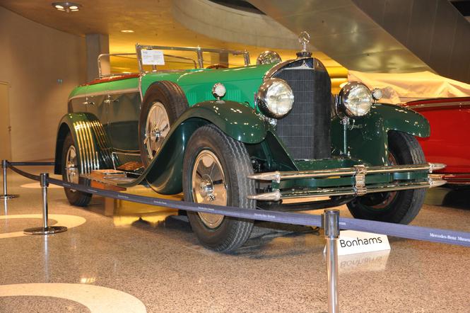 Aukcja zabytkowych Mercedesów w muzeum w Stuttgarcie