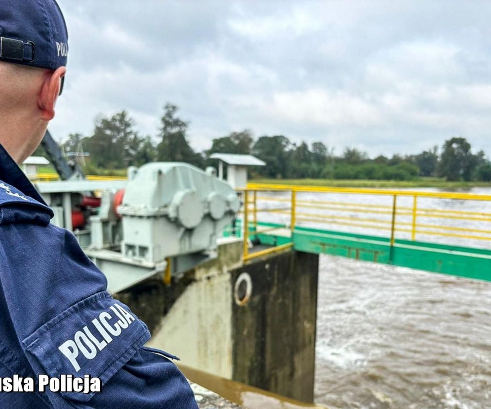 Rzeka Bóbr w Żaganiu przekroczyła stan alarmowy. Jest pilny apel policji