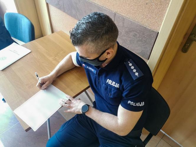 Białystok. Policjanci szczepią się przeciw COVID-19