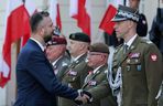 Szef MON wręczył odznaczenia żołnierzom