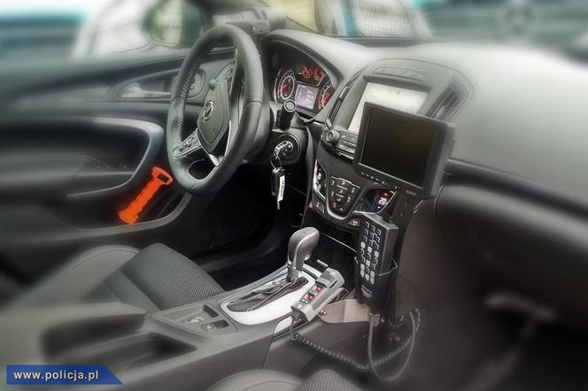 Nieoznakowany Opel Insignia OPC