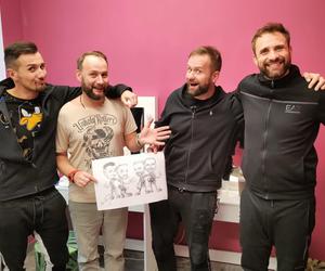 Świętokrzyskie style! Pamiętacie słynny cover w wykonaniu Kabaretu Skeczów Męczących? W teledysku była miss oraz Big Boy!