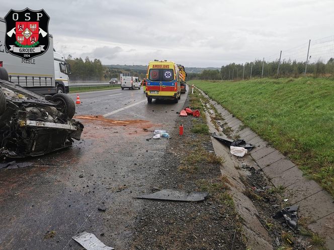 Dachowanie na autostradzie A4 pod Krakowem. Nie żyje mężczyzna