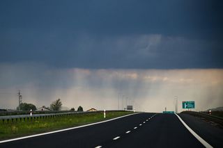 Potężne nawałnice nad Polską! Grad i ulewy na południu