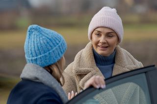 Przyjaciółki 25 sezon odc. 293. Inga (Małgorzata Socha), Natalia (Natalia Rybicka)