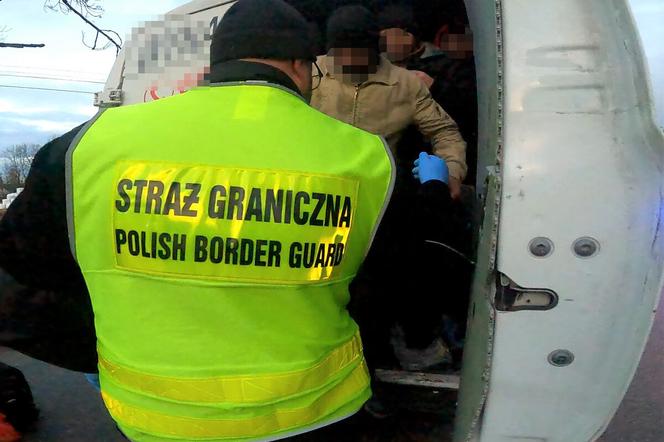 Przemyt ludzi na Podhalu. Straż graniczna zatrzymała 24 cudzoziemców