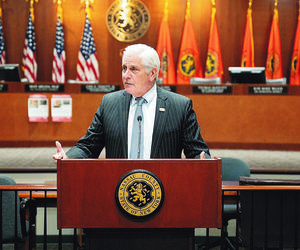 Chce stworzyć armię szeryfów