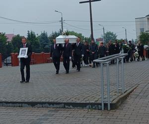 Ostatnie pożegnanie Kacpra i Wojtka. Nad ich białymi trumnami łkali najbliżsi. Spotkamy się z nimi po naszej śmierci