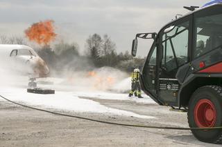 Nowe pojazdy Lotniskowej Straży Pożarnej 