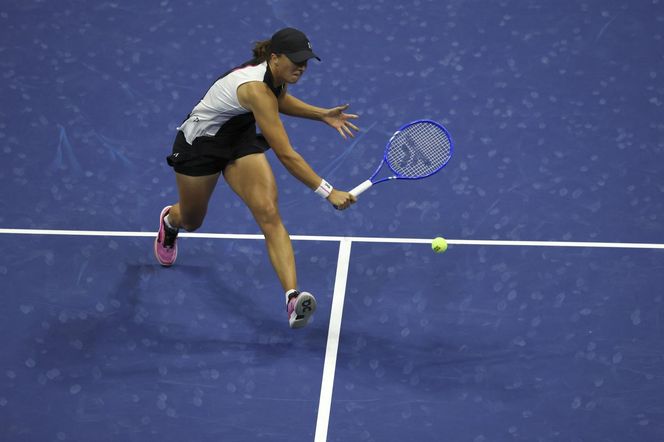 Iga Świątek w 1/8 finału US Open. Trudny mecz i awans Polki po zaciętej walce z Kalinską
