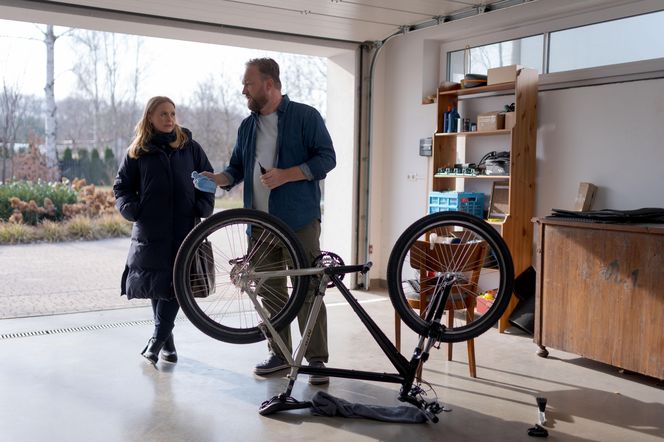 Przyjaciółki 25 sezon, odc. 302. Anka (Magdalena Stużyńska), Paweł (Bartłomiej Kasprzykowski)