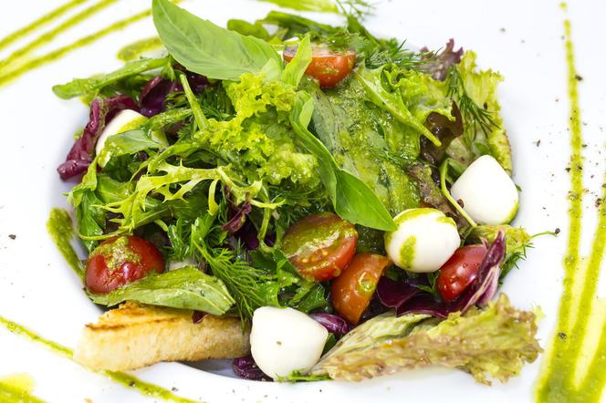 LETNIE SAŁATKI Z WARZYW I OWOCÓW - dwa dobre PRZEPISY