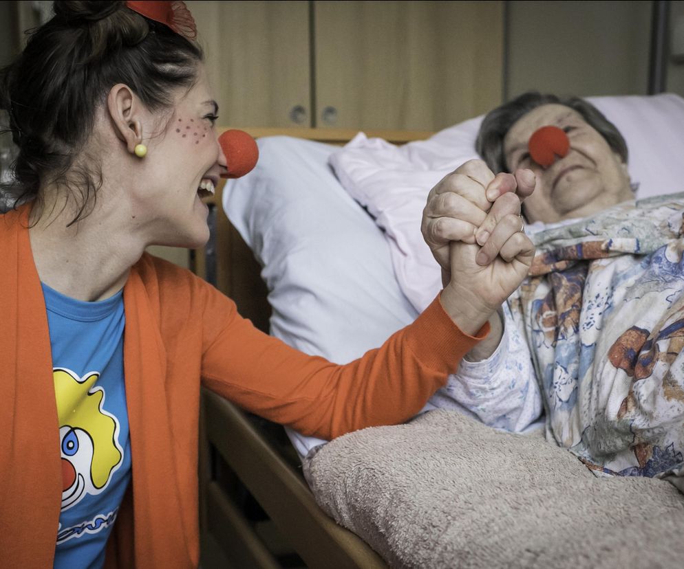 Nic nie kosztuje, a odmienia oblicze polskich szpitali. Terapia, której potrzebują też seniorzy