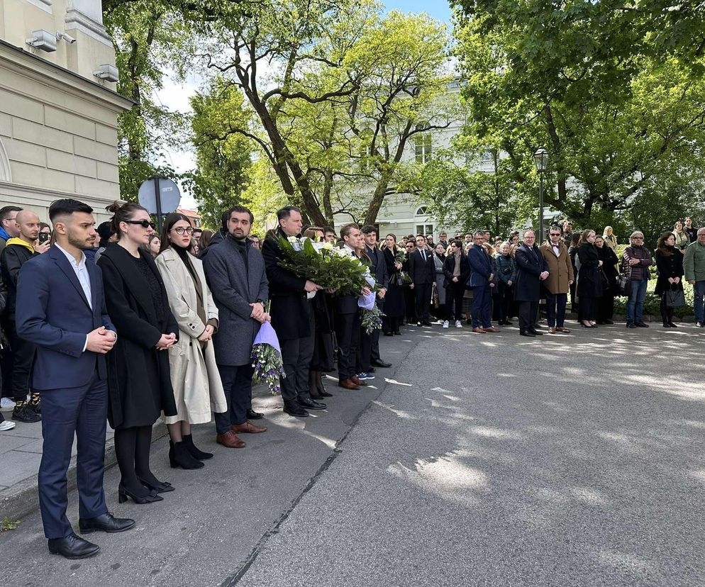 Liczne oświadczenia i gesty wsparcia. Krakowskie środowisko akademickie reaguje na tragedię w Warszawie