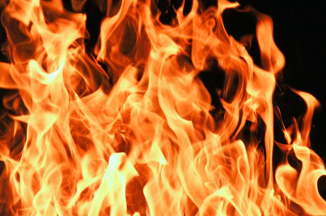 Pożar w Pionkach: ogień uwięził w domach 10 TYSIĘCY OSÓB! [WIDEO]