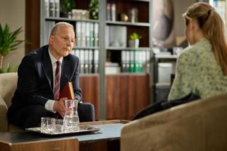 Na Wspólnej odc. 3862. Kasia (Julia Chatys), Andrzej Zakościelny (Dariusz Niebudek)