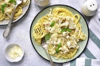 Spaghetti z kalafiorem i serem feta: tak pyszne, tak kremowe!