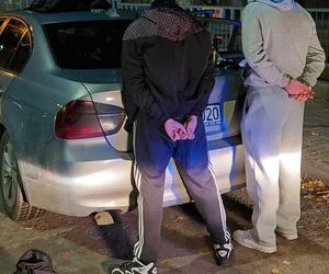 Siekiera i gaz w BMW w Tarnowie. Groźne znalezisko policji