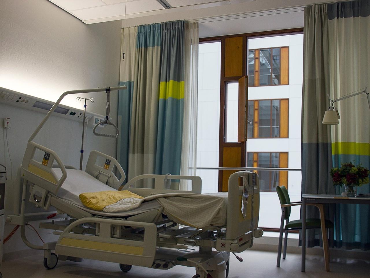 Lawinowo rośnie liczba pacjentów w szpitalach. Ile łóżek covidowych zajętych jest w Bełchatowie?