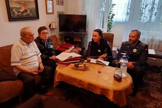 Podopieczni koła Iskierka podczas akcji Paczka dla Bohatera 