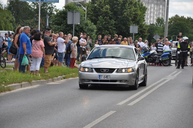 Dni Skarżyska 2023. Parada kabrioletów ulicami miasta