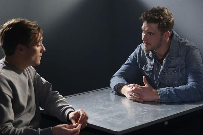 M jak miłość, odcinek 1514: Przerażające wyznanie Olka w więzieniu. Tylko Marcinowi powie prawdę