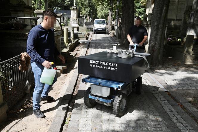 Nowy grób Jerzego Połomskiego